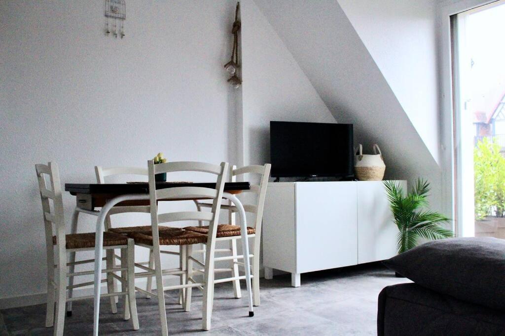 Cabourg, Appartement T2 Acces Direct Mer Kültér fotó
